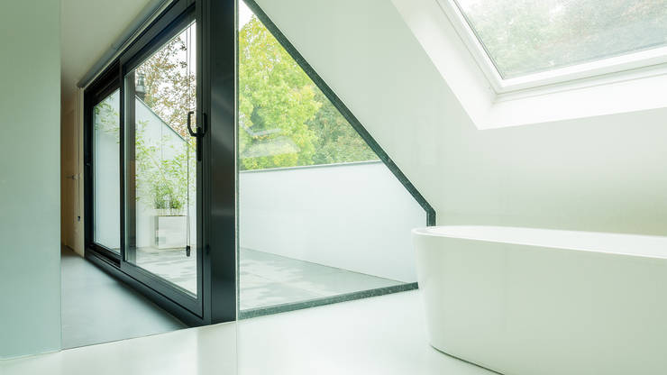 https://images.homify.com/c_fill,f_auto,q_auto,w_740/v1458738045/p/photo/image/1418349/joep-van-os-architectenbureau-verbouwing-renovatie-zolder-slaapkamer-en-badkamer-met-loggia.jpg