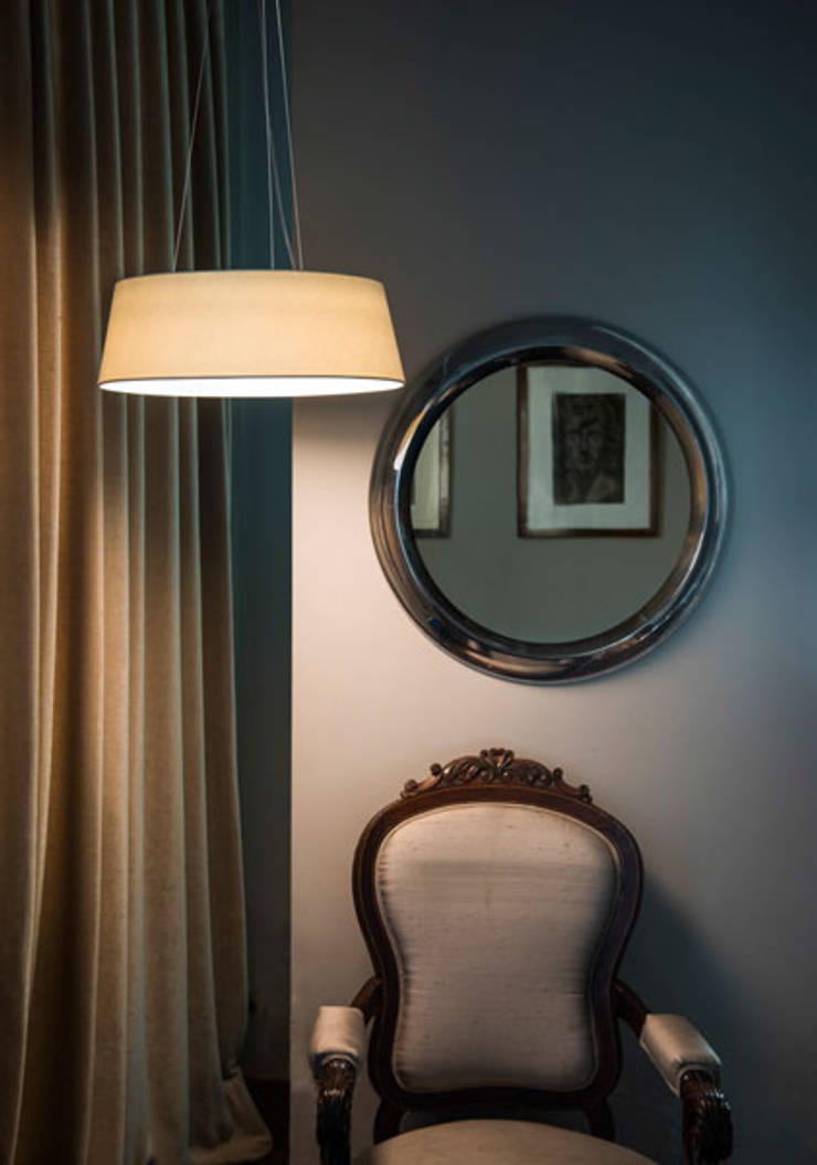 Pasillos y recibidores de estilo  por Espaço luz Lda. , Moderno   