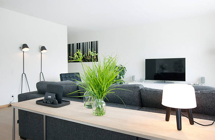 Het ontwerp en realisatie van een woonkamer door Interieur Design by ... Het ontwerp en realisatie van een woonkamer door Interieur Design by ...