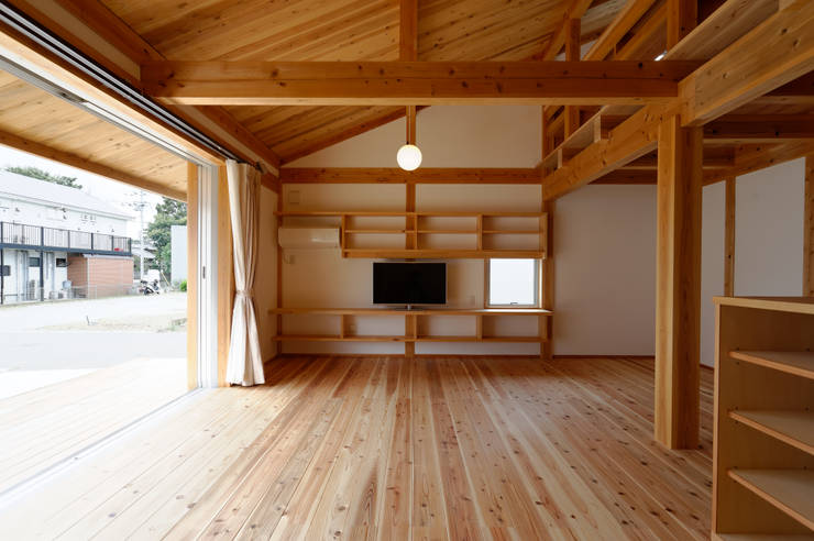  客廳 by 高野三上アーキテクツ一級建築設計事務所  TM Architects