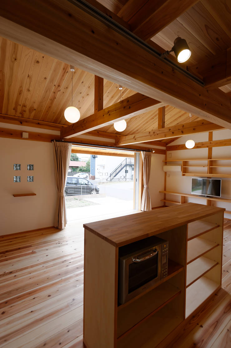  客廳 by 高野三上アーキテクツ一級建築設計事務所  TM Architects