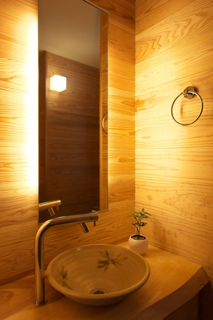 Baños de estilo  por 空間工房　森田