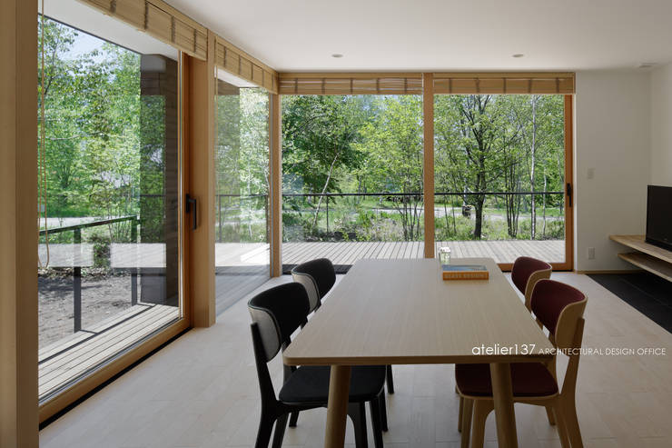 Salas de estilo  por atelier137 ARCHITECTURAL DESIGN OFFICE