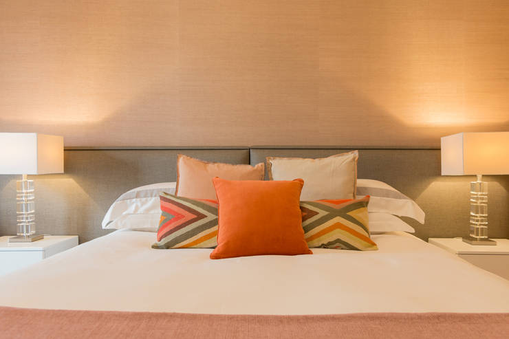 Dormitorios de estilo  por Twelve Four Haus, Moderno   