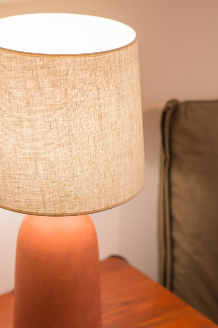 Dormitorios de estilo  por Twelve Four Haus, Moderno   