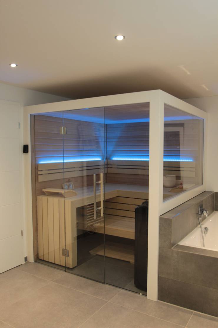 Maßgeschneiderte Sauna im Badezimmer von Wellness & More ... Maßgeschneiderte Sauna im Badezimmer von Wellness & More ...