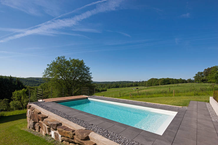 Hanglage - Ein GFK Pool eingebettet in der Natur von ...