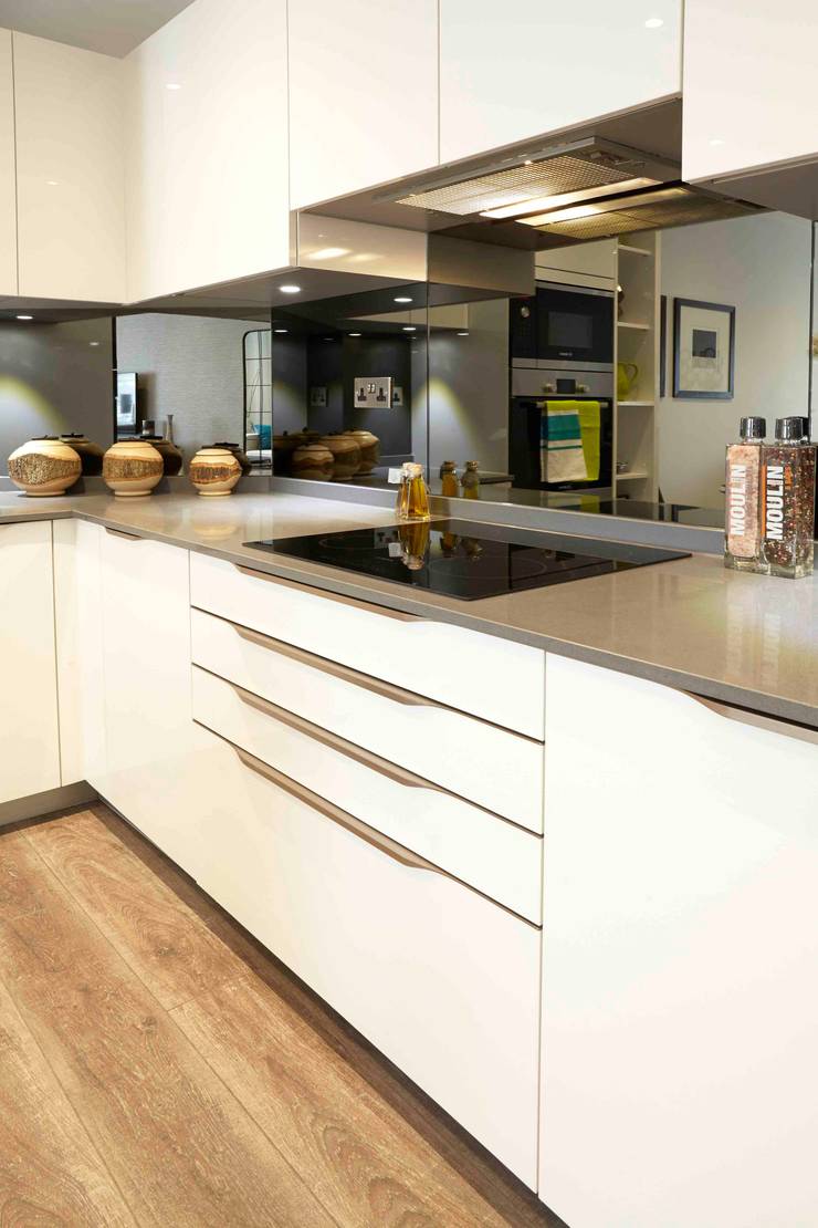 U Shape Cream Ivory Colours Gloss Kitchen Design Por Schmidt U Shape Cream Ivory Colours Gloss Kitchen Design