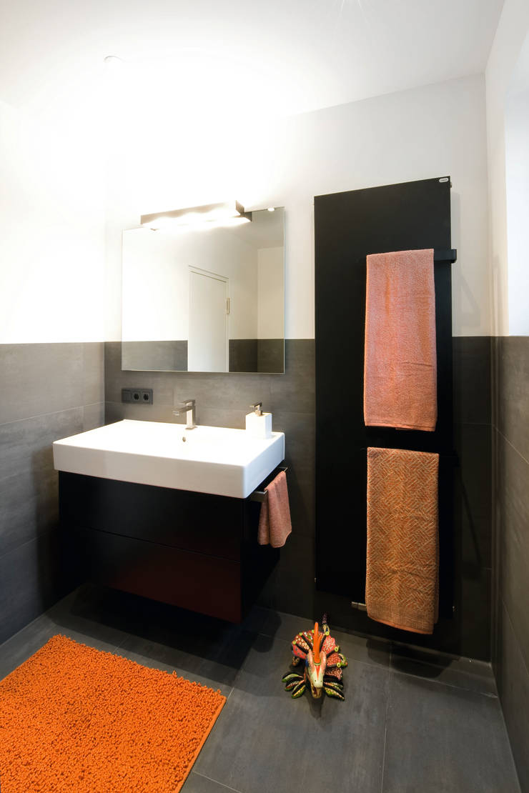 Für Meeresliebhaber: Bodengleiche Walk-In-Dusche mit integriertem ... Für Meeresliebhaber: Bodengleiche Walk-In-Dusche mit integriertem ...