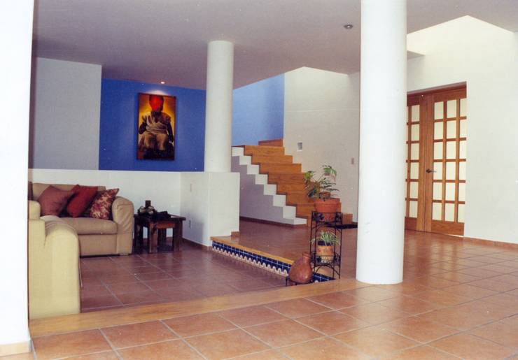 15 salas modernas con piso en desnivel (¡te van a encantar!)
