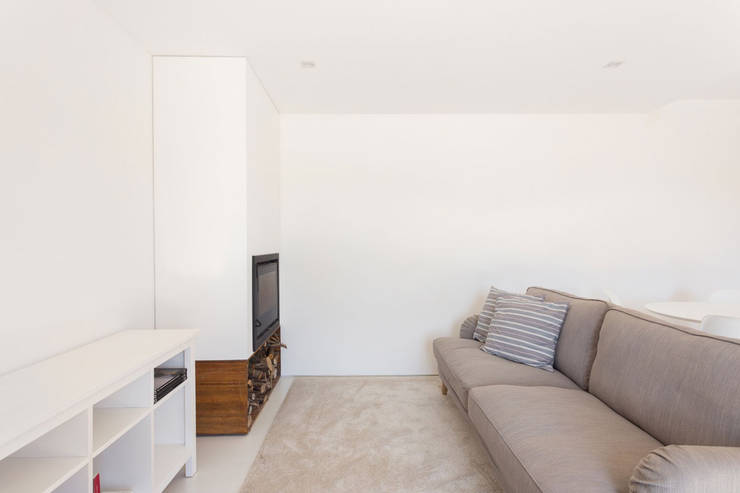  غرفة المعيشة تنفيذ PAULO MARTINS ARQ&DESIGN