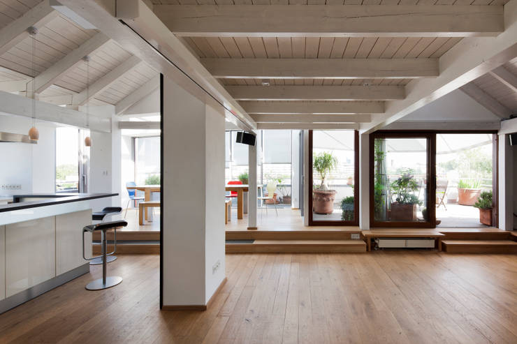 Salas / recibidores de estilo  por raum.4 -  Die Meisterdesigner