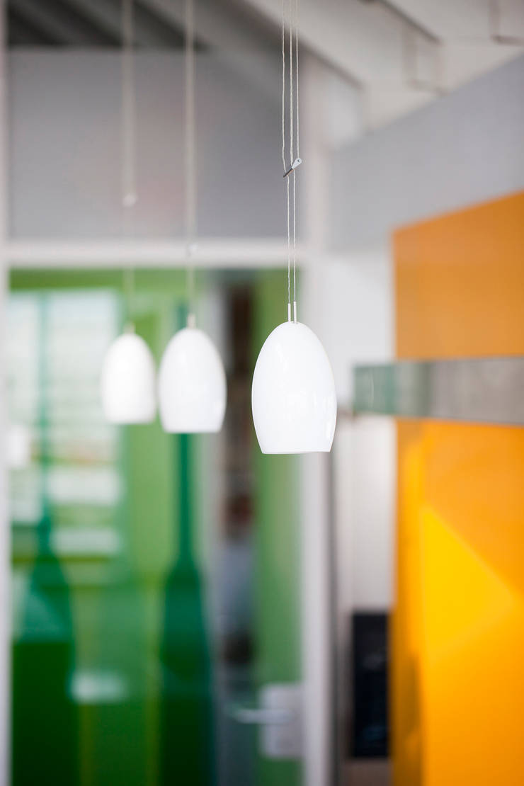 Cocinas de estilo  por raum.4 -  Die Meisterdesigner