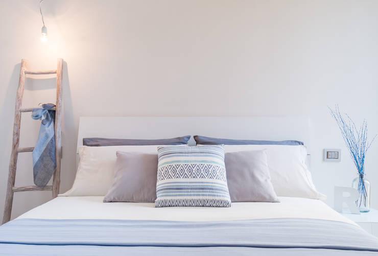 Bed detail:  in stile  di Venduta a Prima Vista