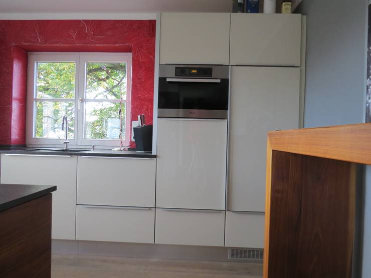 Kuche Nussbaum Weiss - Küchen Studio