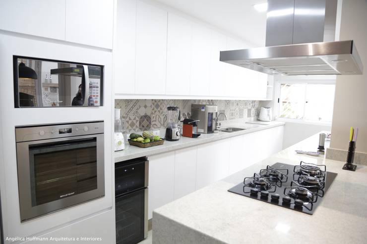 Cozinha Gourmet Vila Mariana: Cozinhas  por Angelica Hoffmann Arquitetura e Interiores, Moderno   