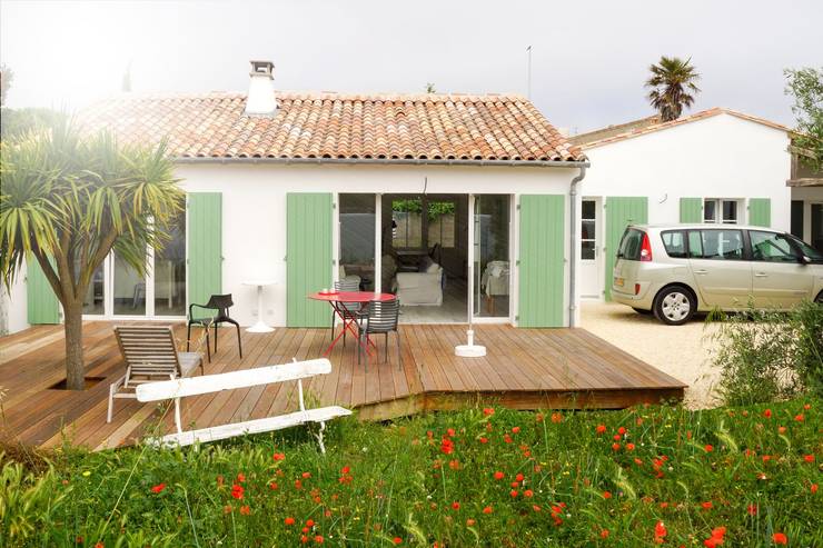 6 Rumah Bergaya Pedesaan yang Dilengkapi Teras Menakjubkan!