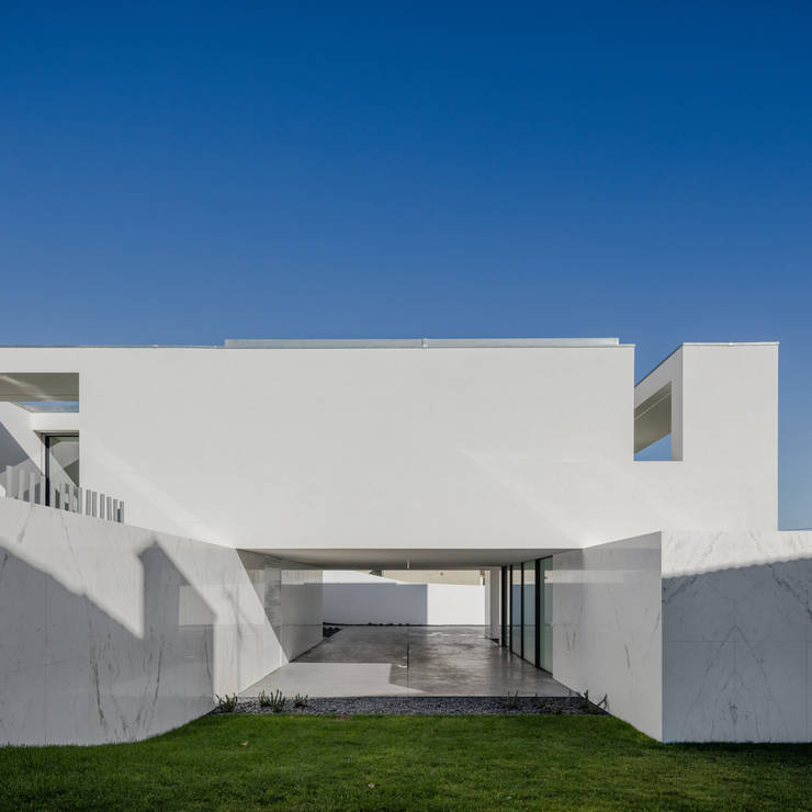  Rumah by Raulino Silva Arquitecto Unip. Lda