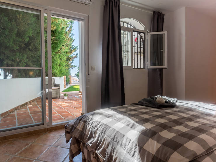  Phòng ngủ by Home & Haus | Home Staging & Fotografía