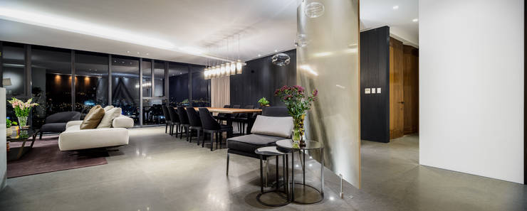 Comedores de estilo  por NIVEL TRES ARQUITECTURA