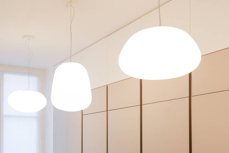 Cucina in stile  di Myriam Wozniak Architecture et décoration