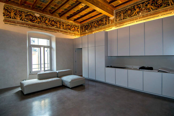  غرفة المعيشة تنفيذ studio di architettura DISEGNO