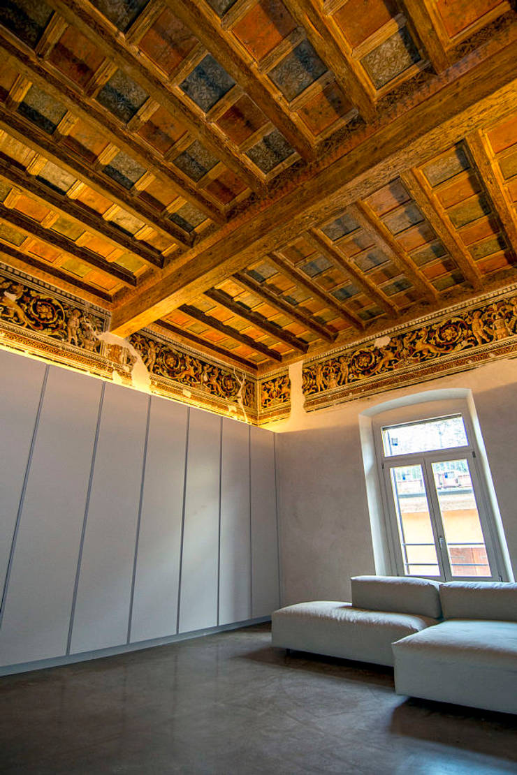  غرفة المعيشة تنفيذ studio di architettura DISEGNO