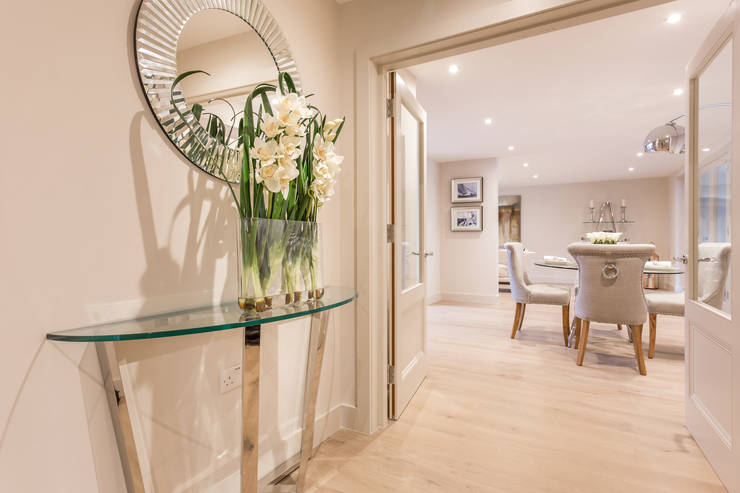 Sandbanks Show apartment, SMB Interior Design Ltd SMB Interior Design Ltd Moderner Flur, Diele & Treppenhaus Beige