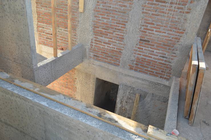 by HERNÁN MARTÍNEZ ARQUITECTOS