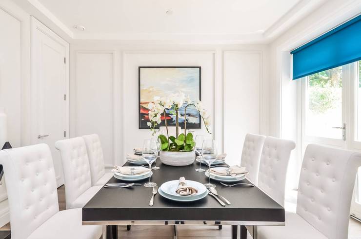 Sala da pranzo in stile  di APT Renovation Ltd