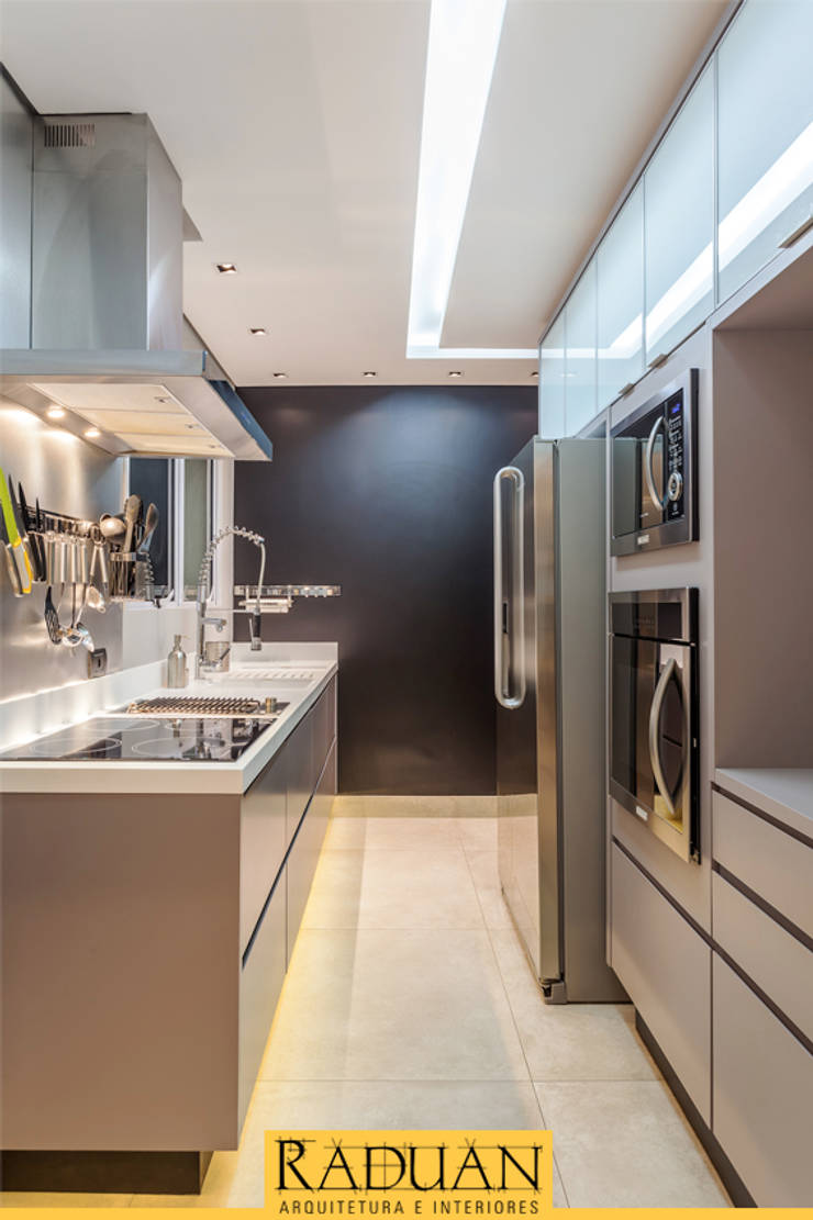 Cozinha: Cozinhas  por Raduan Arquitetura e Interiores