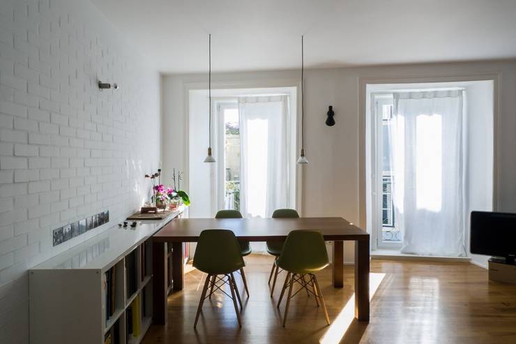 Soggiorno in stile  di Miguel Marcelino, Arq. Lda.