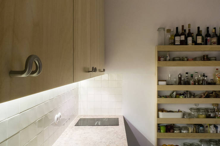 Cucina in stile  di Miguel Marcelino, Arq. Lda.