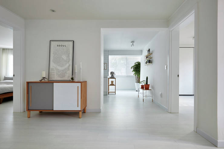 Soggiorno in stile  di 노르딕앤