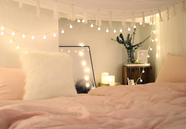 Camera da letto in stile  di 노르딕앤