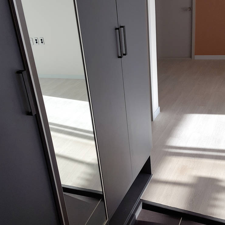 Ingresso & Corridoio in stile  di 마당디자인 / MADANGDESIGN