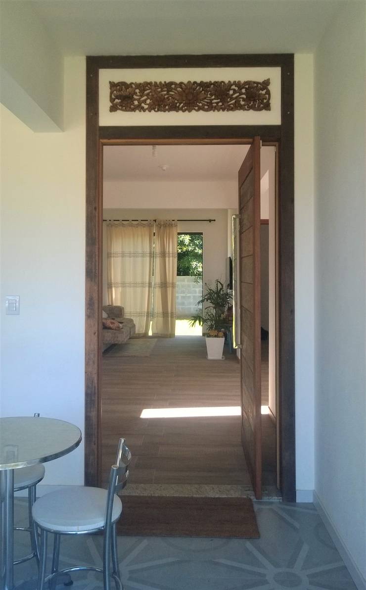 Ventanas de estilo  por CASA+ Arquitetura