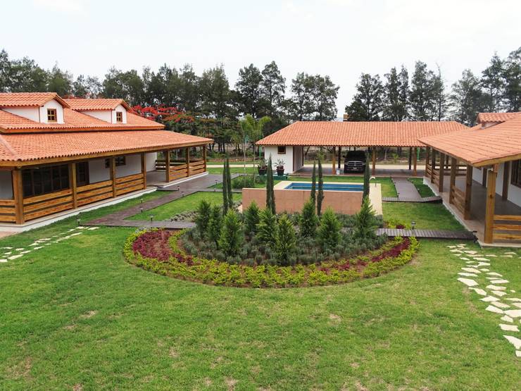  Nhà by Casas y cabañas de Madera  -GRUPO CONSTRUCTOR RIO DORADO (MRD-TADPYC)