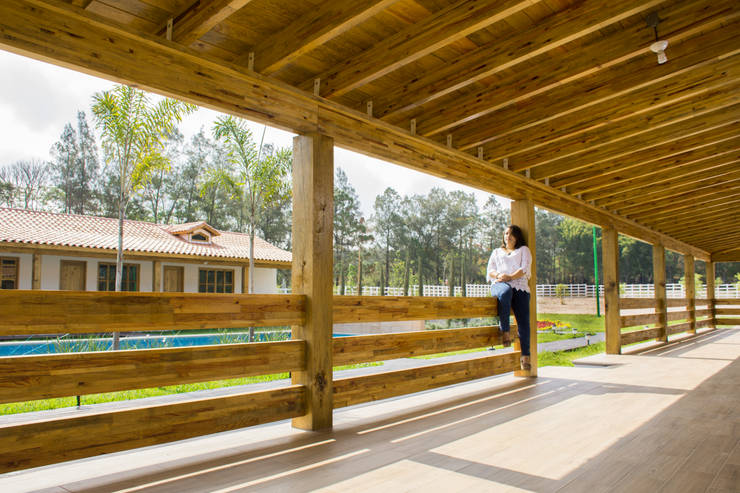  Nhà by Casas y cabañas de Madera  -GRUPO CONSTRUCTOR RIO DORADO (MRD-TADPYC)