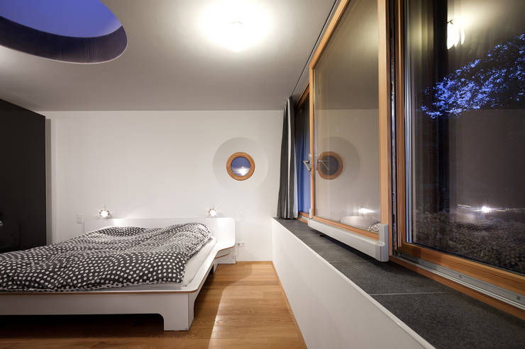 Haus SD:  Schlafzimmer von illichmann-architecture