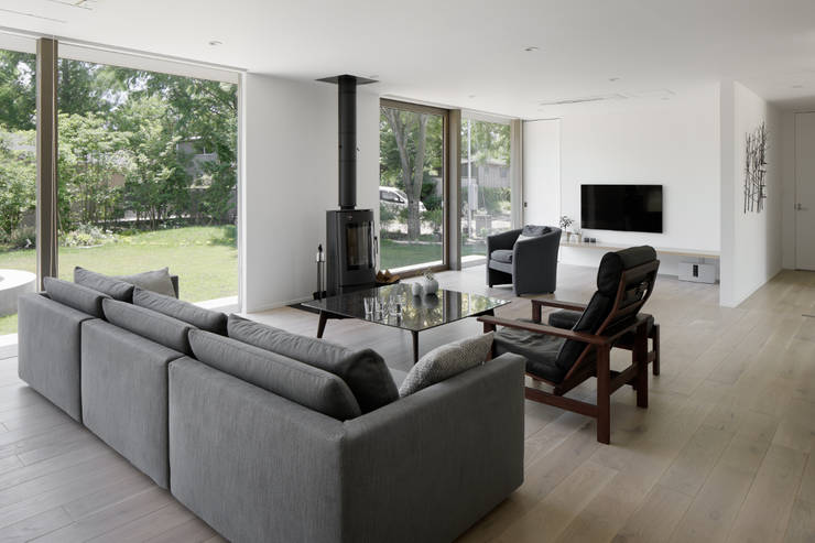  Living room by atelier137 ARCHITECTURAL DESIGN OFFICE