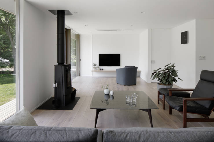  Living room by atelier137 ARCHITECTURAL DESIGN OFFICE