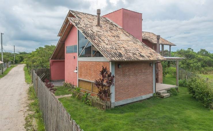 Casa Quero - quero, A+R arquitetura A+R arquitetura Casas unifamiliares Ladrillos Rojo