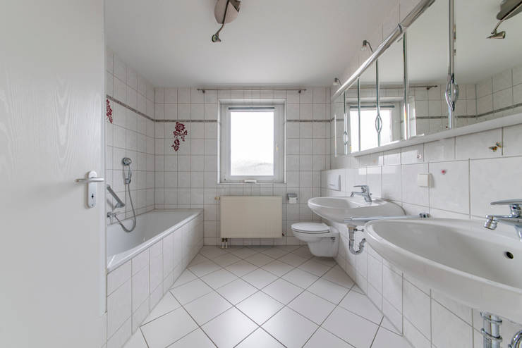 neue Bäder in einer sanierten Wohnung von Ohlde Interior Design | homify neue Bäder in einer sanierten Wohnung von Ohlde Interior Design | homify