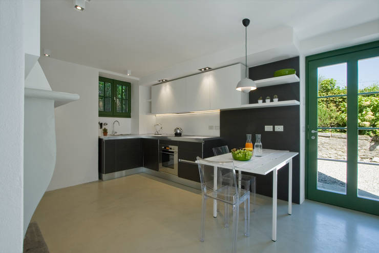 Cocinas integrales de estilo  por Chantal Forzatti architetto