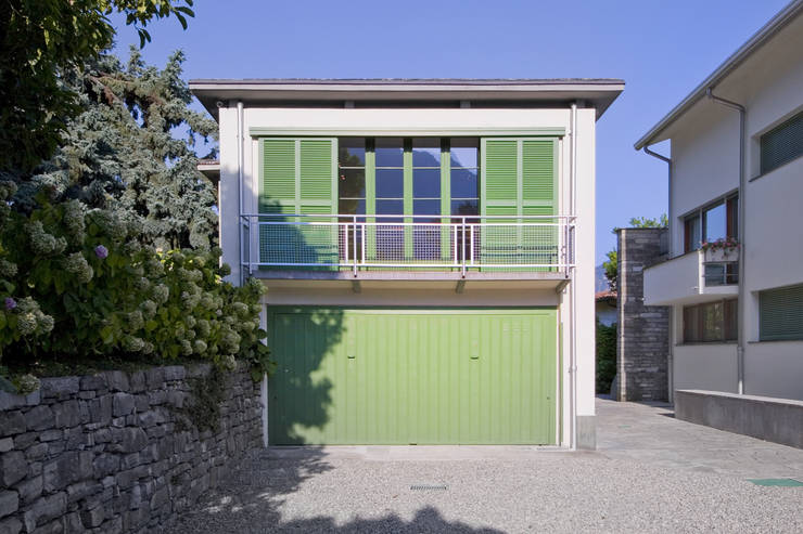 Casas unifamiliares de estilo  por Chantal Forzatti architetto