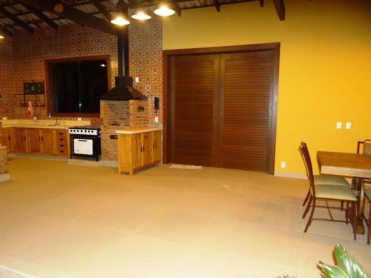  منزل ريفي تنفيذ SERARTE  ENGENHARIA