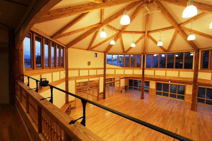  غرفة المعيشة تنفيذ 安藤建築設計工房