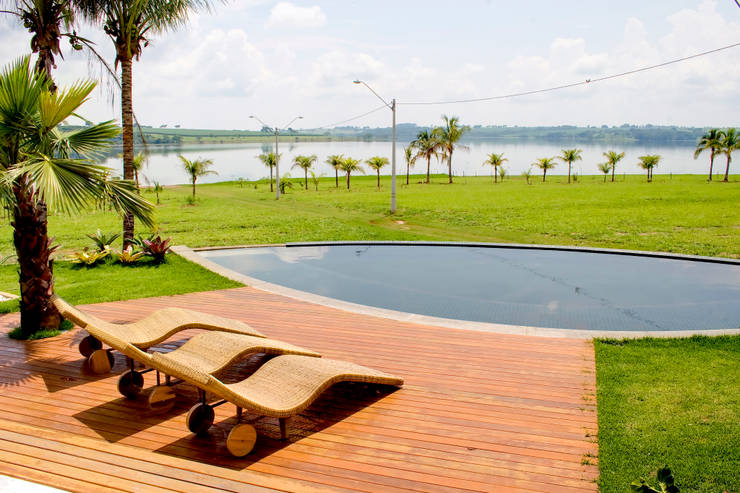 Piscinas de estilo  por VERRONI arquitetos associados