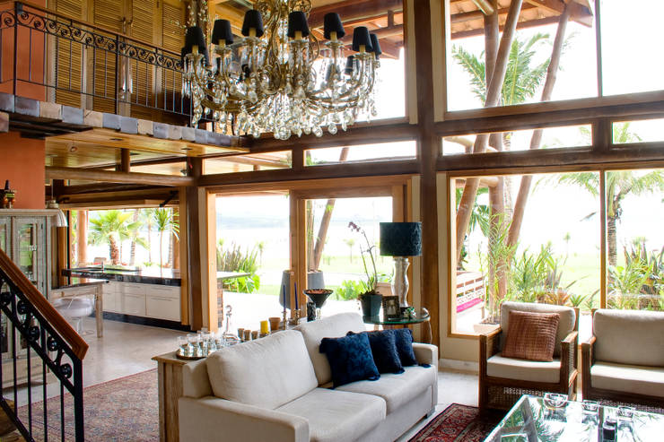 Salas / recibidores de estilo  por VERRONI arquitetos associados